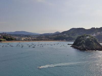 La Concha bay in San Sebastian. Walking tour